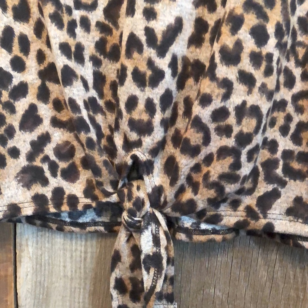 Promesa Colorblock Leopard Print Twist Front Tunic - Picture 4 of 11
